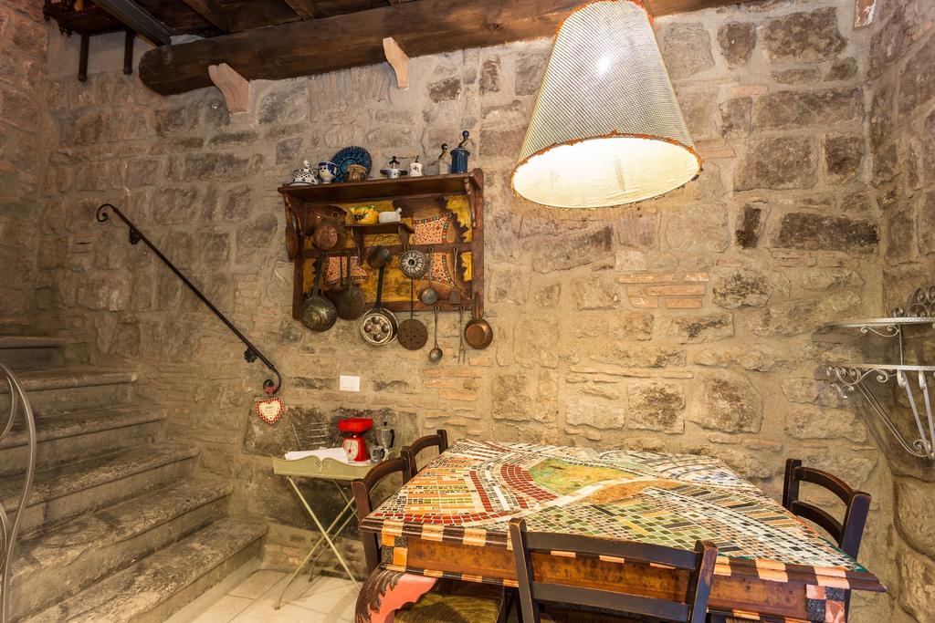 La Tana Del Bruco Guest House Viterbo Kültér fotó